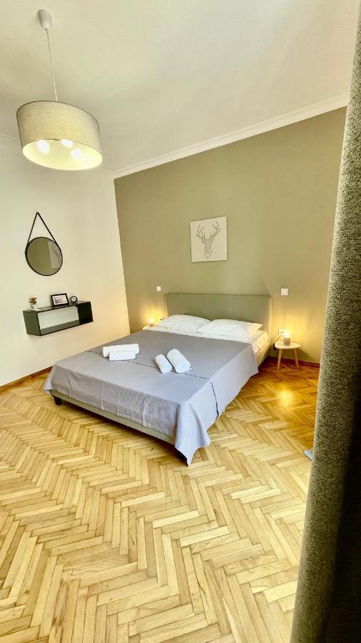 Gorgeous Renovated Apt. Close To Metro And Cultural Sites! Афины Экстерьер фото