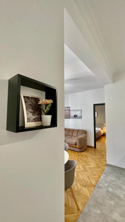 Gorgeous Renovated Apt. Close To Metro And Cultural Sites! Афины Экстерьер фото