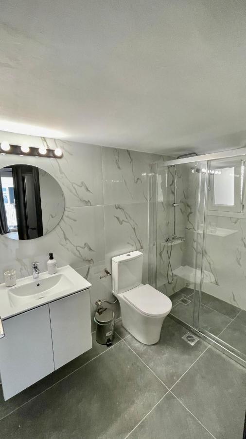 Gorgeous Renovated Apt. Close To Metro And Cultural Sites! Афины Экстерьер фото