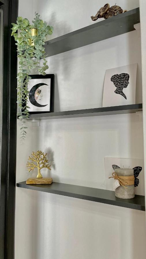 Gorgeous Renovated Apt. Close To Metro And Cultural Sites! Афины Экстерьер фото