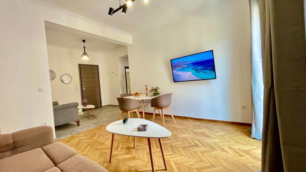 Gorgeous Renovated Apt. Close To Metro And Cultural Sites! Афины Экстерьер фото