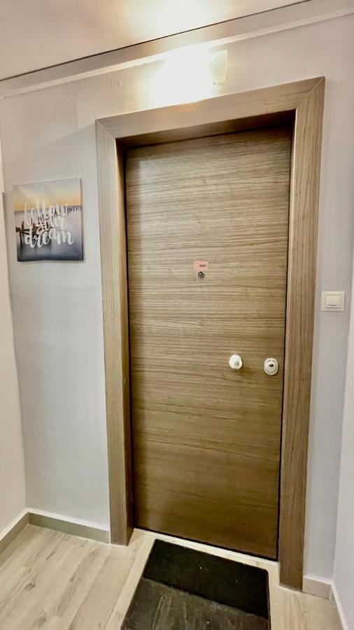 Gorgeous Renovated Apt. Close To Metro And Cultural Sites! Афины Экстерьер фото