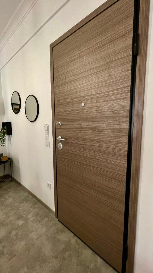 Gorgeous Renovated Apt. Close To Metro And Cultural Sites! Афины Экстерьер фото